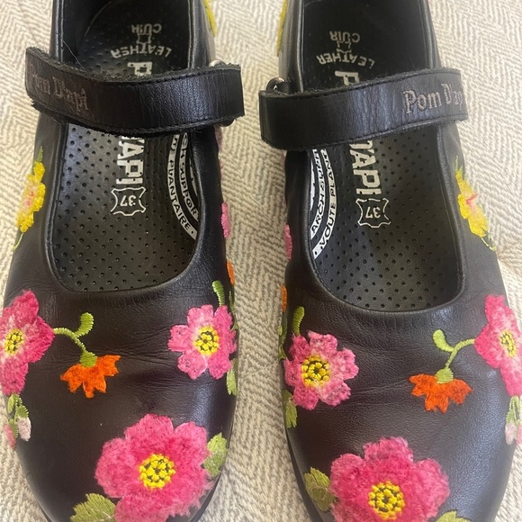 Pom d'Api EUC Embroidered Black Leather Mary Jane Strap - Picture 3 of 12